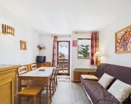 Studio cabine à 50m des pistes avec parking, exposition Sud