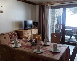 Appartement 4-6P un vrai pied de piste hiver et pleine verdure l'été 