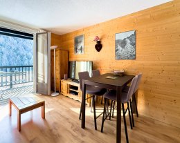 LE CRISTOL, *** en plein coeur de la vallée de la Clarée