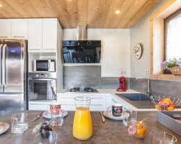 APPARTEMENT AVEC JACUZZI PRIVATIF 