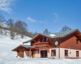 Chalet 3 Vallées -  pied des pistes les Menuires -7 chambres , cheminée, sauna, spa exterieur