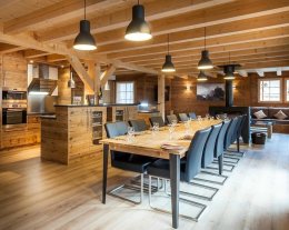 Les Couadzous 250 m² Samoëns  Centre / Domaine du Grand-massif à 1 km / 6 chambres / 7 sdb / Sauna & Jacuzzi