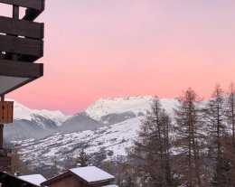 Les Coches-Montchavin skis aux pieds 