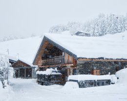 Charmante ferme rénovée avec jacuzzi, terrasse et balcon