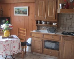 bas de chalet tout confort   2 pers 500M des pistes lit fait   