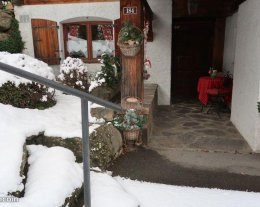 bas de chalet tout confort   2 pers 500M des pistes lit fait   
