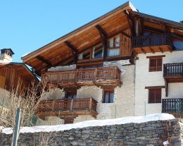 Chalet ferme Fruitière chic rustique sauna 200m de la remontée