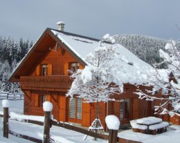 Chalet d’exception, de tradition "montagne", spacieux et confortable- 10 à 14 personnes- (4 étoiles + Gîtes de France 4 épis). Idéal pour réunions familiales ou entre amis. 