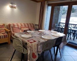 Appartement 6-8P pied de piste hiver et pleine verdure l'été 