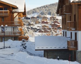 Le Trobien*** : Haut standing + prise de recharge 